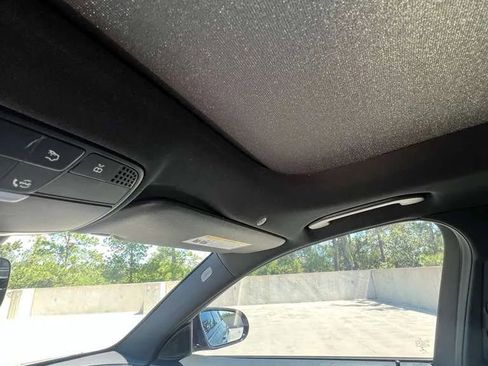 Used 2022 Mercedes-Benz E 350 Sedan image 5