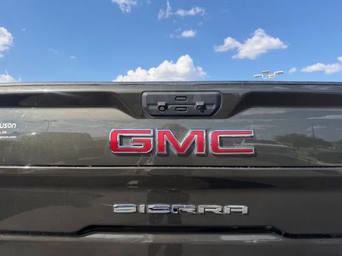 Used 2022 GMC Sierra 2500 AT4 w/ Driver Alert Package I AWD/4WD image 17