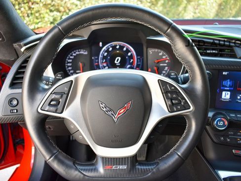 Used 2015 Chevrolet Corvette Z06 w/ 3LZ Preferred Equipment Group RWD image 11