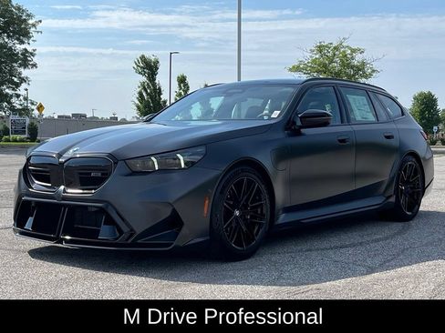 Used 2027 BMW M5 Touring AWD/4WD image 3