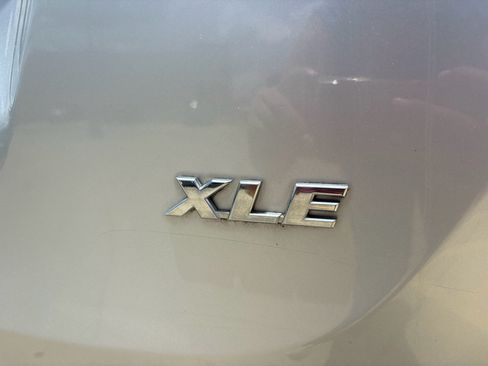 Used 2013 Toyota RAV4 XLE FWD image 25