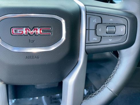 Used 2023 GMC Sierra 1500 SLT w/ X31 Off-Road Package AWD/4WD image 19