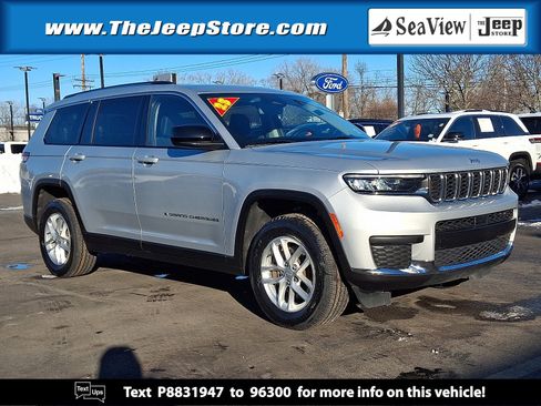 Used 2023 Jeep Grand Cherokee L Laredo image 1