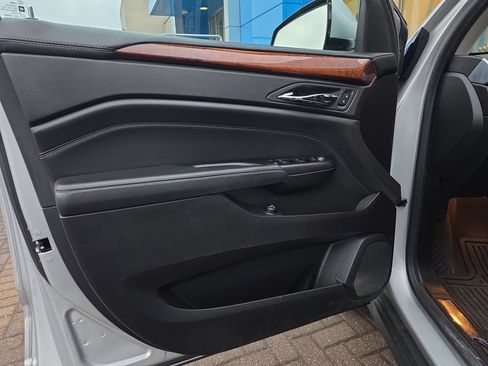 Used 2015 Cadillac SRX Luxury image 13