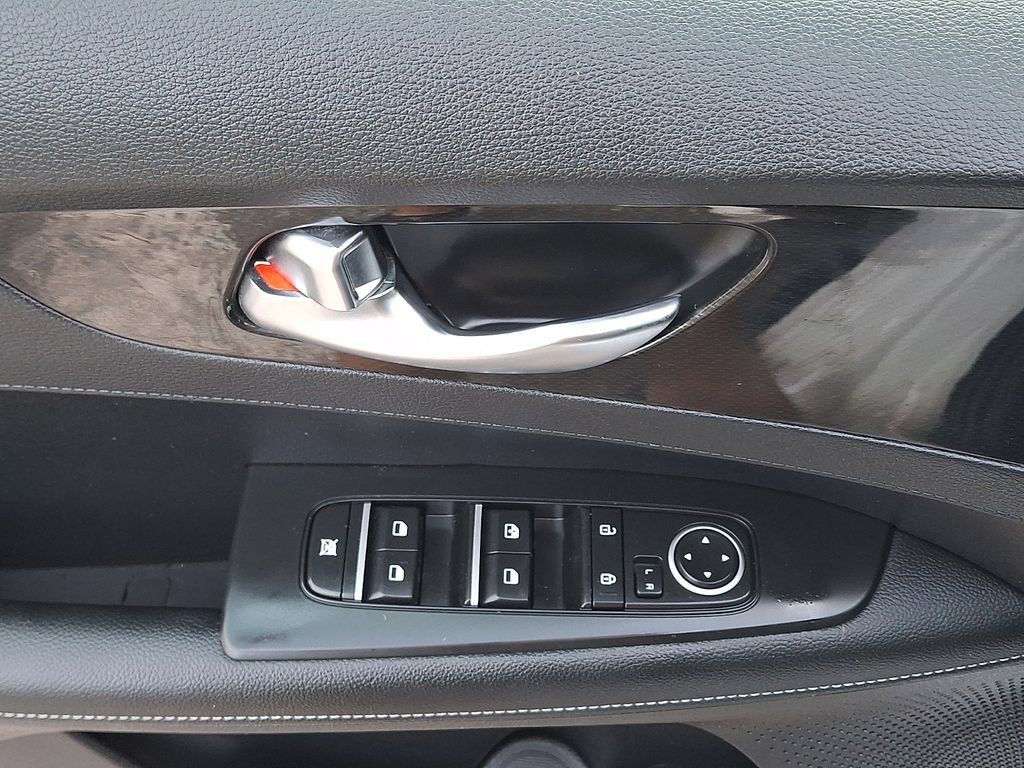 Certified 2022 Kia Forte GT-Line FWD image 12
