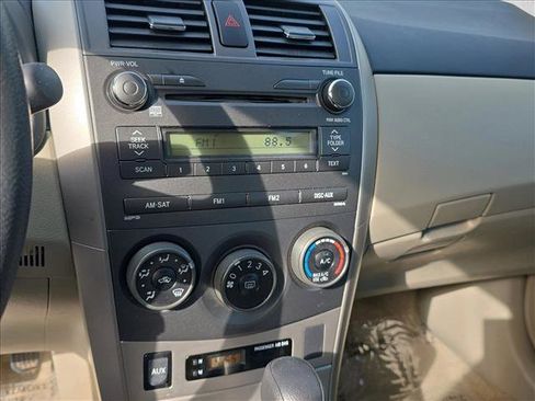 Used 2011 Toyota Corolla LE image 11