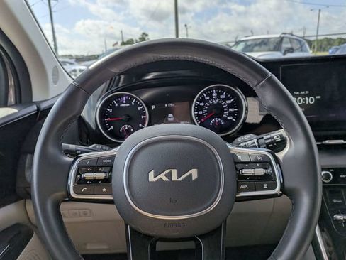 Used 2024 Kia Carnival EX FWD image 24