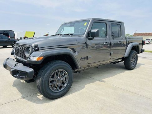 New 2025 Jeep Gladiator Sport image 33