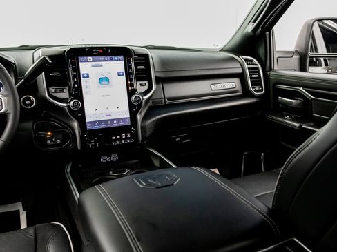 Used 2025 RAM 2500 Laramie image 36