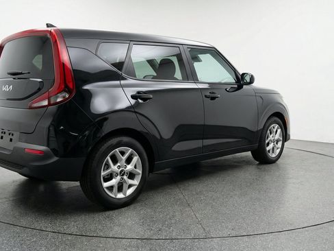 Used 2025 Kia Soul LX w/ LX Technology Package FWD image 9