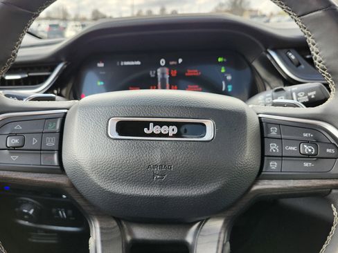 Used 2023 Jeep Grand Cherokee 4WD 4xe image 31