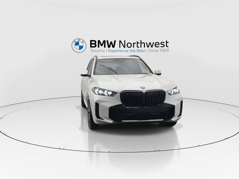 New 2026 BMW X5 xDrive40i w/ M Sport Package AWD/4WD image 7