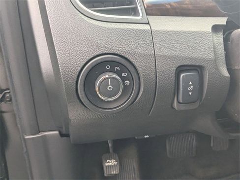 Used 2015 Ford Taurus Limited image 12