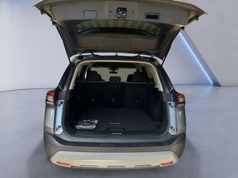 Used 2023 Nissan Rogue SV image 19