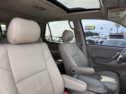 Used 2007 Toyota Sequoia SR5 image 23
