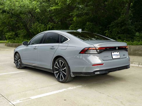 Used 2025 Honda Accord Touring image 7