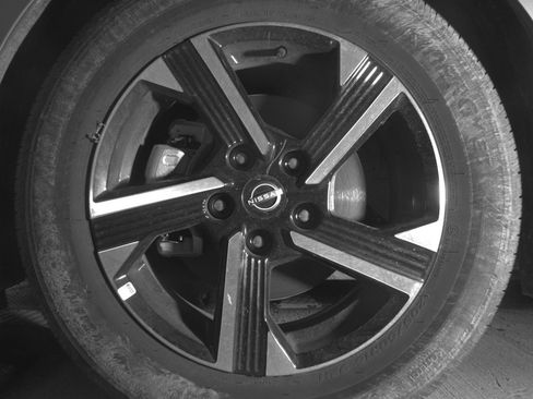 Used 2025 Nissan Sentra SV FWD image 12