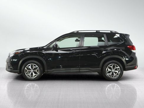 Used 2024 Subaru Forester Premium AWD/4WD image 2
