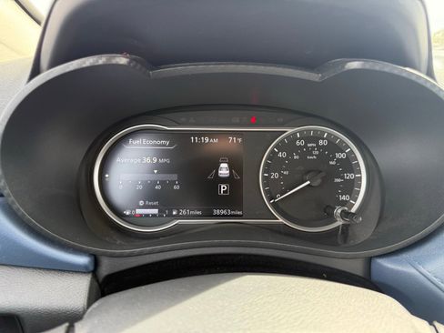 Used 2025 Nissan Versa SV image 15