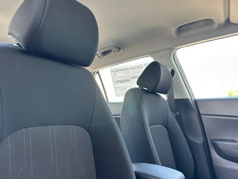 Used 2026 Hyundai Venue SE FWD image 16