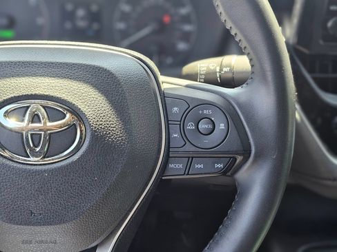 Used 2023 Toyota Corolla SE w/ SE Package FWD image 16