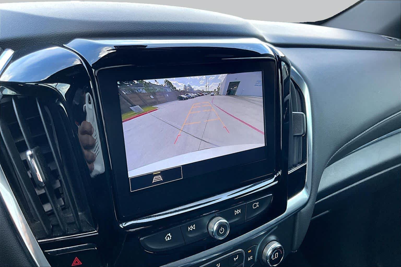 Used 2023 Chevrolet Traverse LT FWD image 53