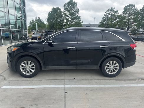 Used 2016 Kia Sorento FWD image 4