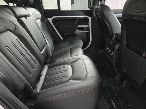 Used 2022 Land Rover Defender 110 S AWD/4WD image 18