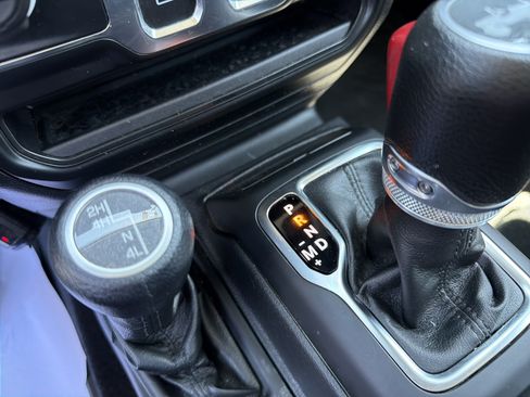 Used 2022 Jeep Wrangler Sport AWD/4WD image 24
