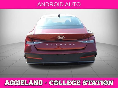 Used 2024 Hyundai Elantra SEL FWD image 5