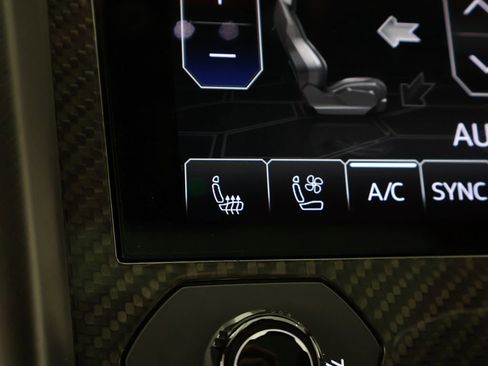 Used 2022 Lamborghini Urus image 63