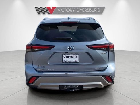 Used 2024 Toyota Highlander Platinum image 7