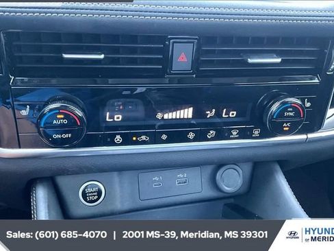 Used 2023 Nissan Rogue SL image 22