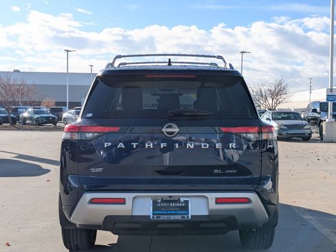 Used 2023 Nissan Pathfinder SL image 5
