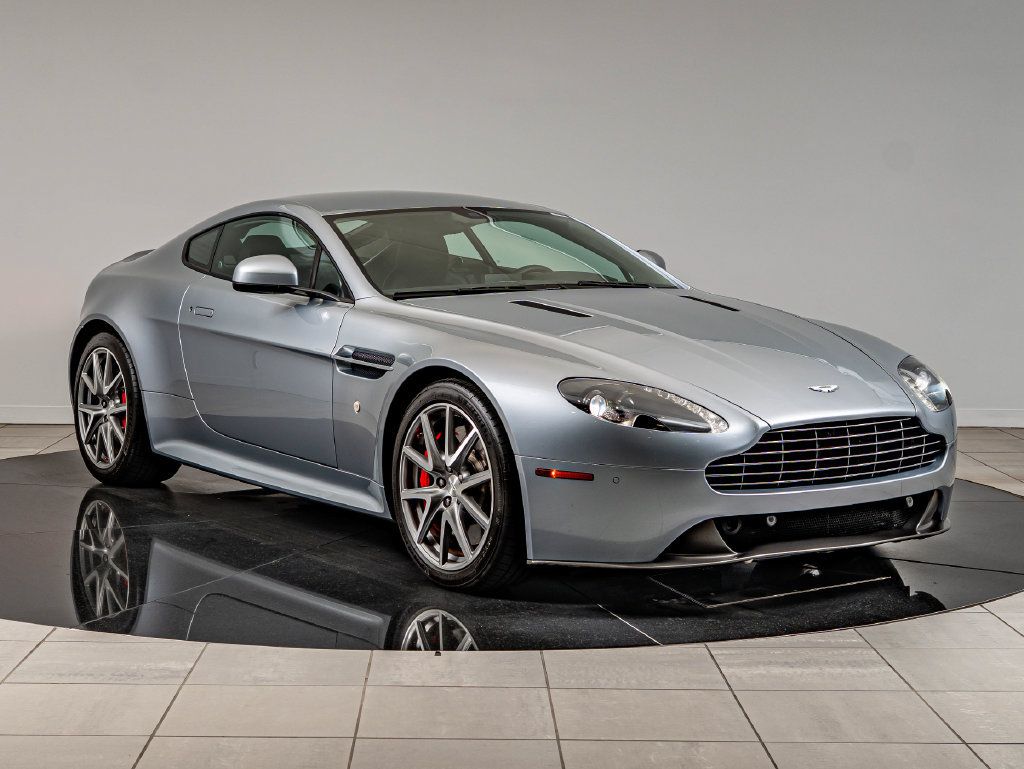 Used 2015 Aston Martin V8 Vantage GT RWD image 3