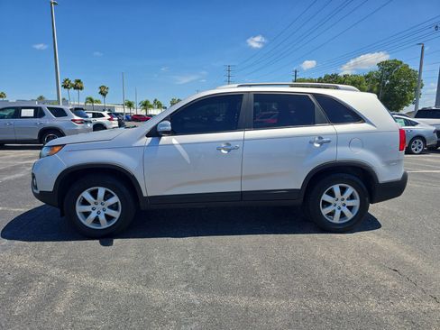 Used 2011 Kia Sorento 2WD w/ Convenience Pkg image 6