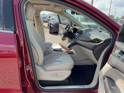 Used 2019 Lincoln MKC Select w/ Select Plus Package image 14