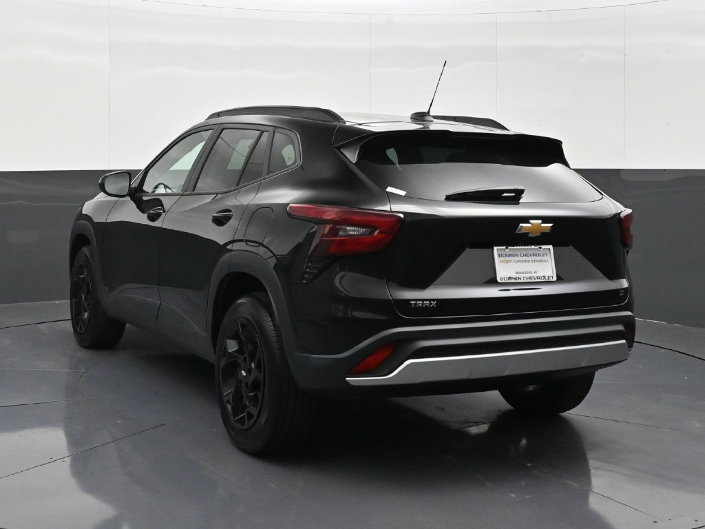 Certified 2026 Chevrolet Trax LT FWD image 3