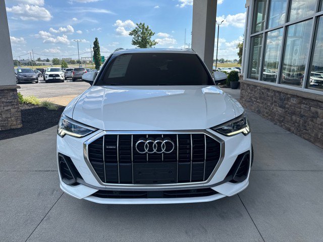 Used 2023 Audi Q3 2.0T Premium AWD/4WD image 3