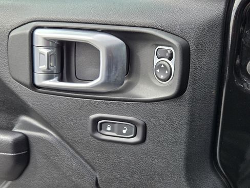 Certified 2020 Jeep Gladiator Sport w/ Quick Order Package 24S image 20