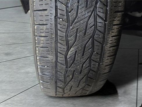 Used 2023 Chevrolet Traverse LT w/ LT Premium Package image 31