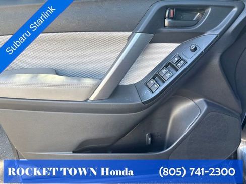 Used 2018 Subaru Forester 2.5i Premium AWD/4WD image 18
