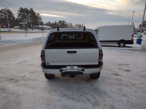 Used 2012 Toyota Tacoma 4x4 Double Cab w/ TRD Sport Pkg image 4