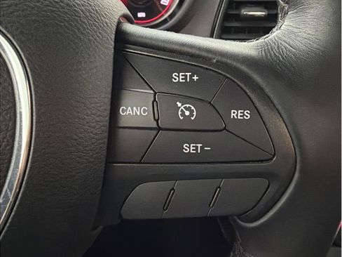 Used 2016 Dodge Challenger SXT RWD image 17