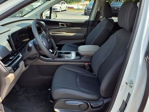 New 2026 Kia Carnival LX FWD image 12