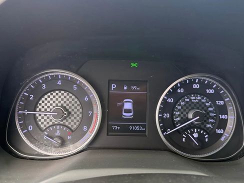 Used 2020 Hyundai Elantra SE FWD image 18