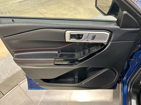 Certified 2023 Ford Explorer ST-Line w/ Class IV Trailer Tow Package image 15