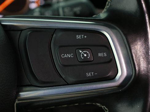 Used 2020 Jeep Wrangler Unlimited Sahara AWD/4WD image 24