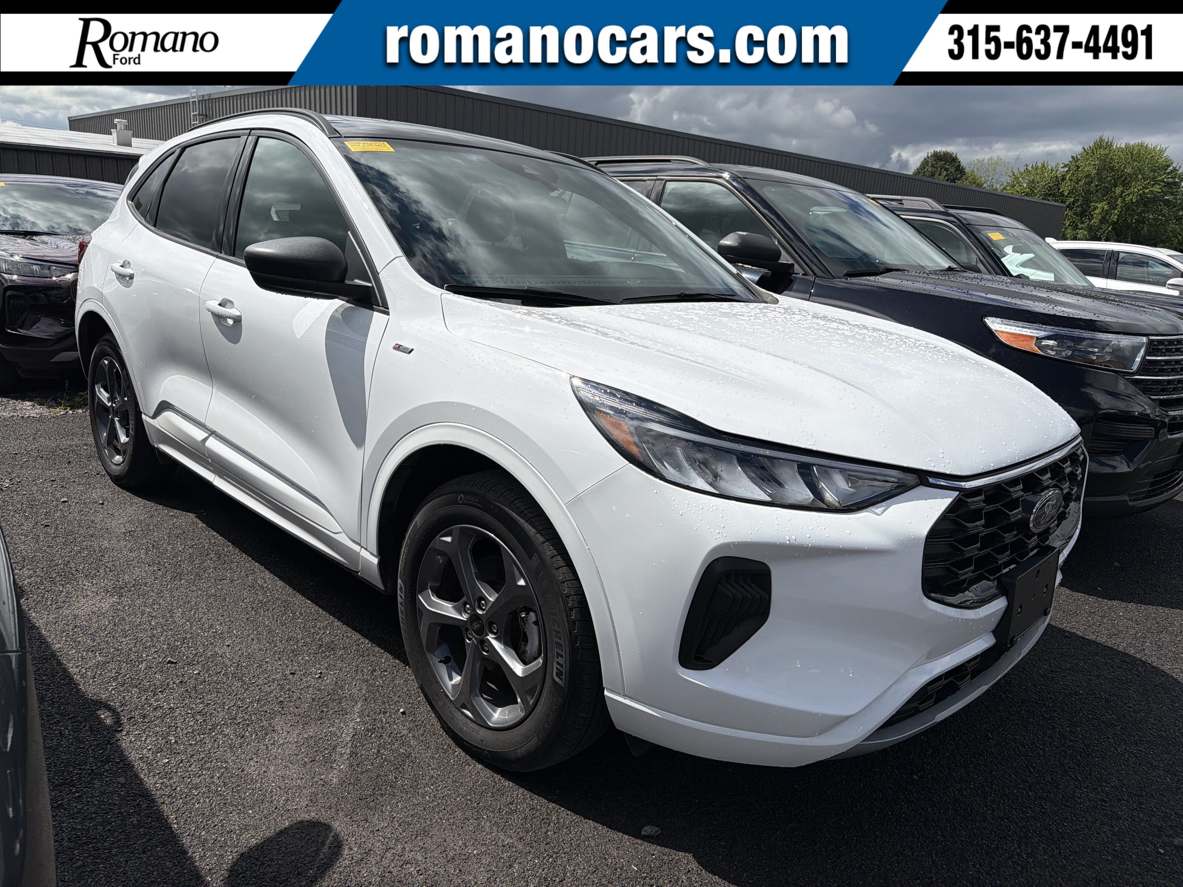 Used 2023 Ford Escape ST-Line w/ Tech Pack #1 AWD/4WD image 1