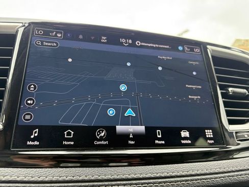 Used 2024 Chrysler Pacifica Limited FWD image 27